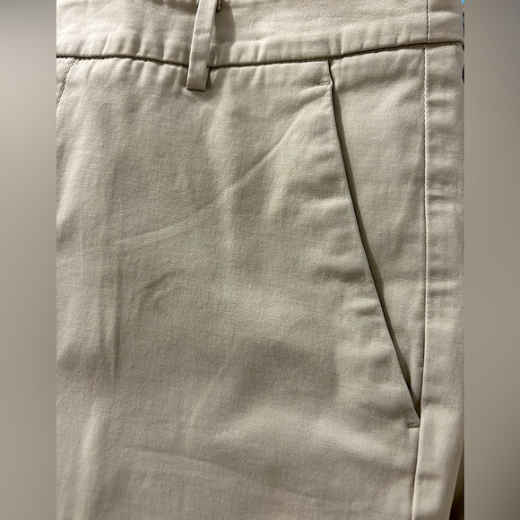 EUC women’s Uniqlo beige cotton straight leg pants Sz 12 - Picture 3 of 7